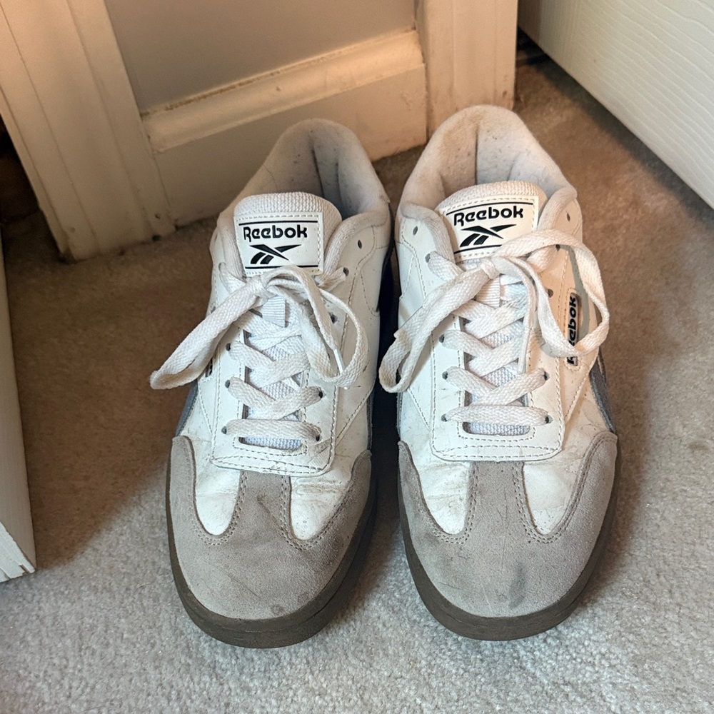 Reebok Sneakers